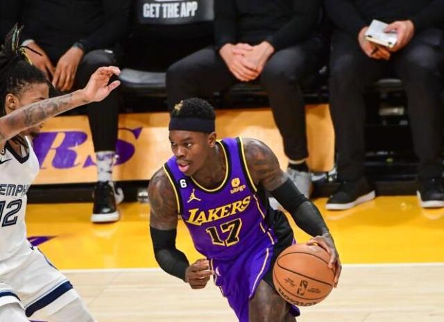 开云登录-湖人终于赢了关键球！施罗德关键抢断打2+1真犀利